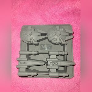 Star Wars ice cube tray - X-wing Starfighter and Millennium Falcon